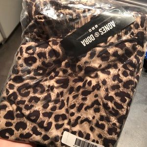 NIP Agnes & Dora leopard leggings size Large